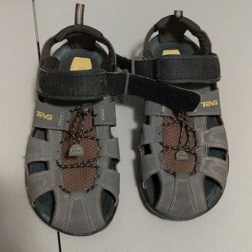 Teva Forebay Water enclosed toes shoe Sandal men's size 8US